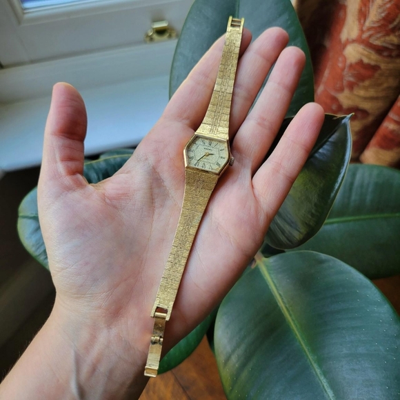 Vintage Dainty Gold Sekonda Watch - Picture 2 of 8